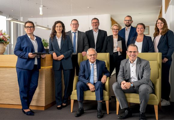 Geschäftsführung, Kanzleimanagement und Teamleiter von Blömer & Kollegen im Büro in Lohne